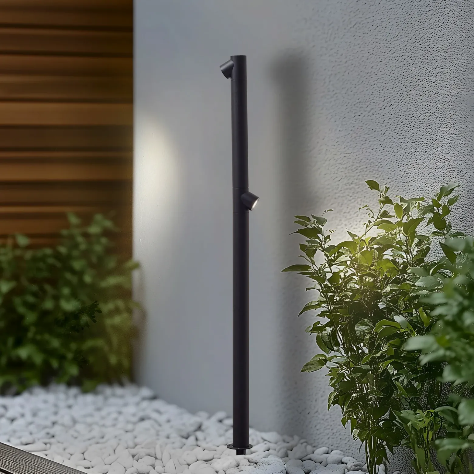 Bolardo luminoso LED Luzian de Lindby, altura 120 cm, negro, pica para fijar en