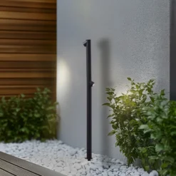 Bolardo luminoso LED Luzian de Lindby, altura 120 cm, negro, pica para fijar en