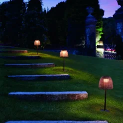 Bover lámpara sobremuro LED Atticus, altura 50 cm, marrón grafito/marrón