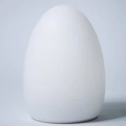 Egg: una lámpara decorativa con batería recargable controlada por app