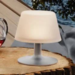 EVA Solo SunLight de mesa solar LED esmerilado