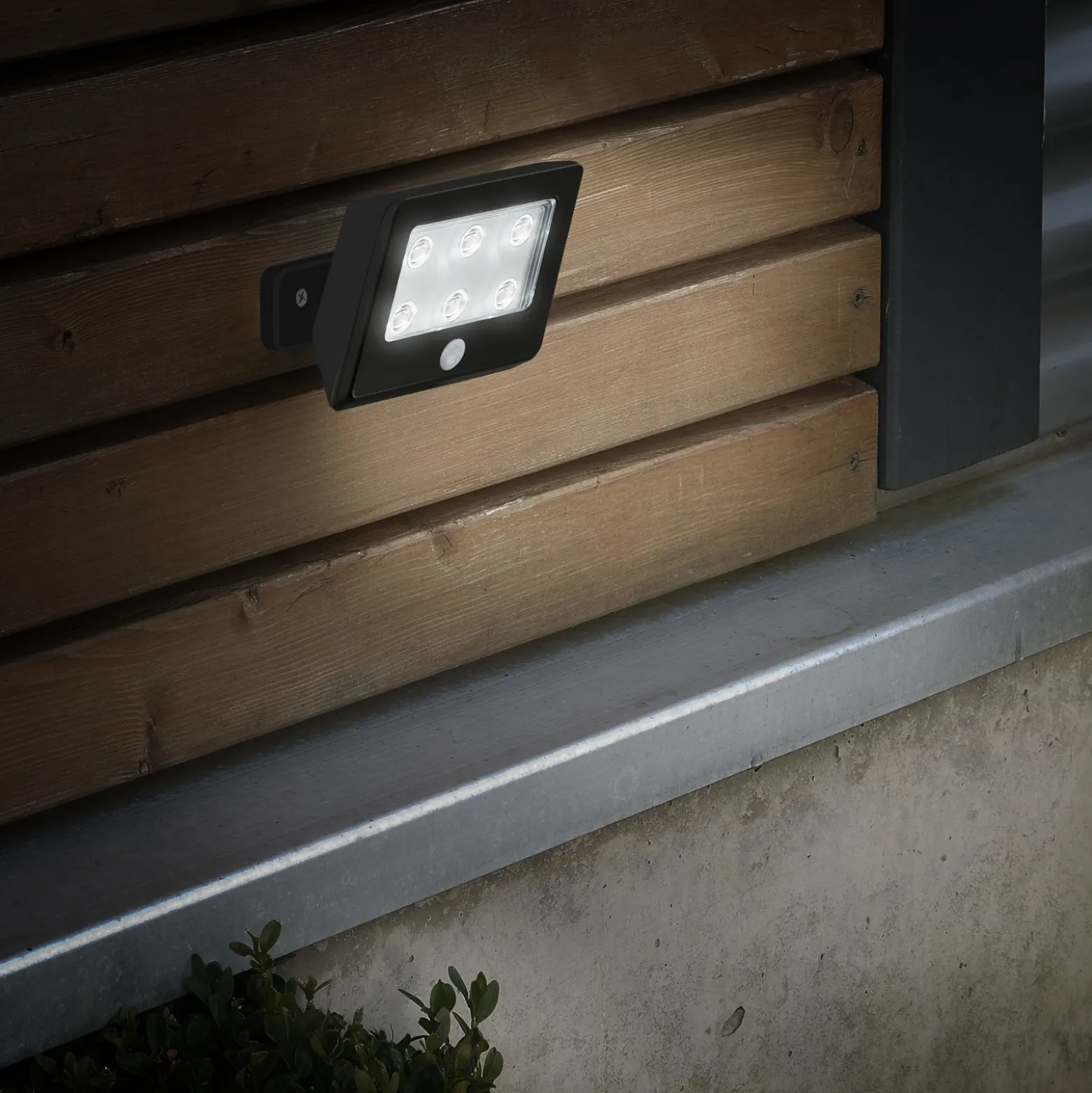 Foco de exterior LED Kollig con sensor IP54, negro