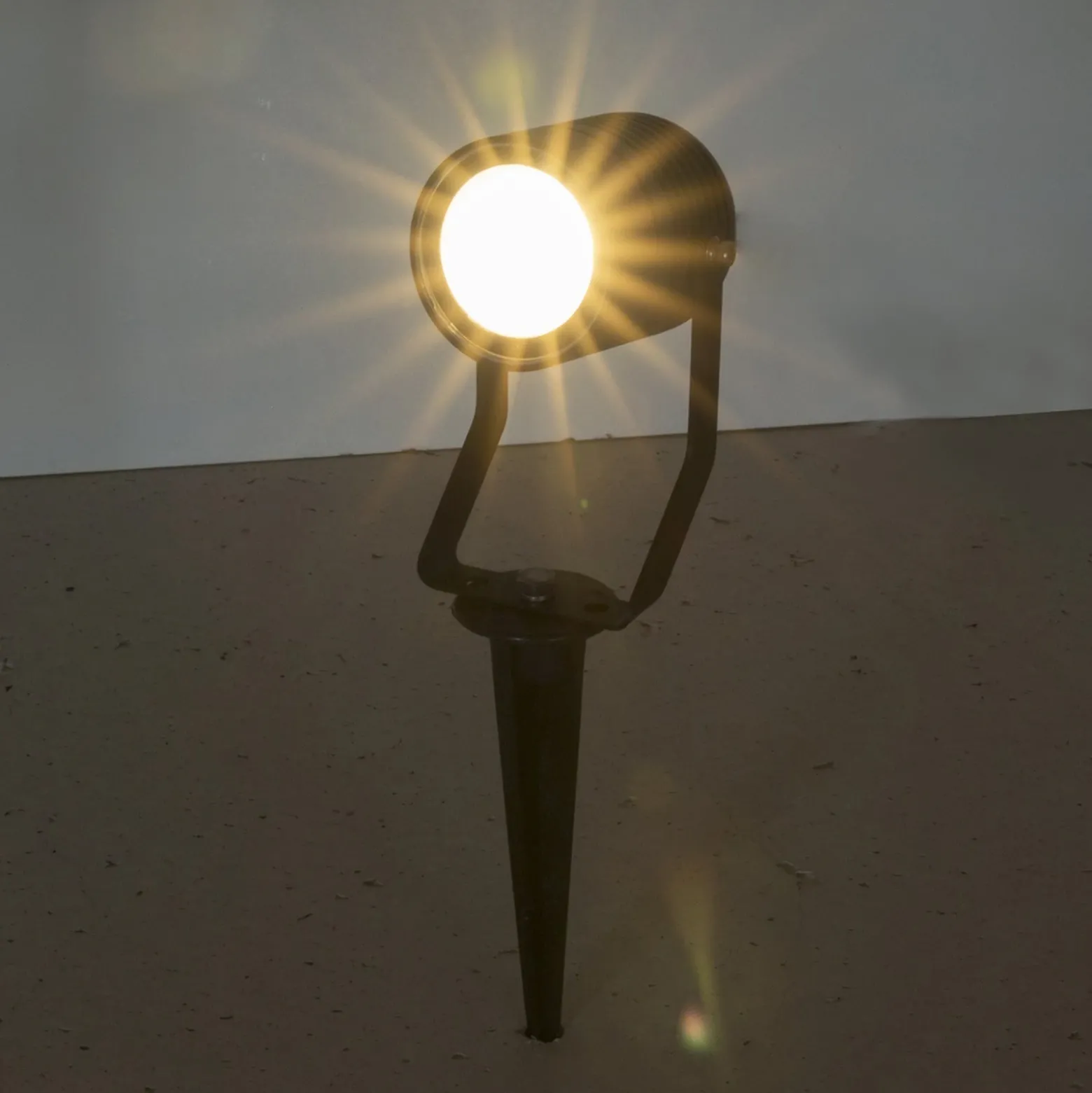 Foco LED con pica Pasas giratorio