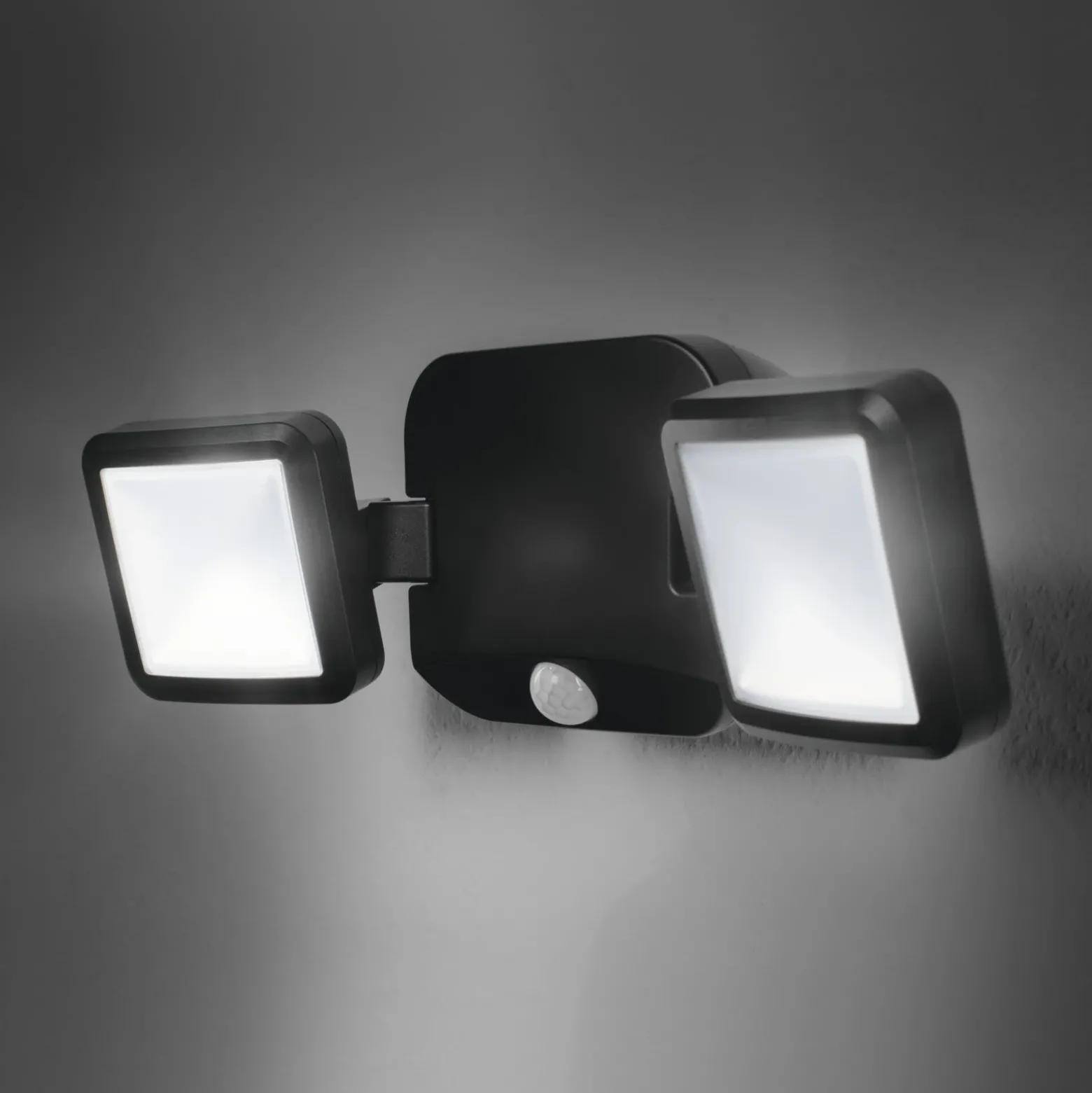 Foco LED para exteriores DOUBLE de OSRAM, negro, 2 luces, batería