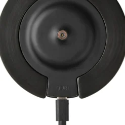 Gubi Lámpara de mesa recargable Seine, IP44, latón envejecido, cristal
