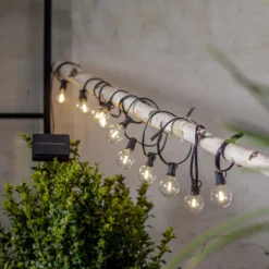 Guirnalda de luces LED solares Globe Mini, 10 luces, 270 cm, 3000 K