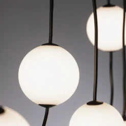 Guirnalda de luces Paulmann Plug & Shine Naima, extensión de 2 m, IP67
