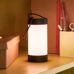 Hübsch Lámpara de mesa LED recargable Camp negro, cristal, hierro, IP44