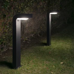 Iluminación de senderos KLAMP de color antracita