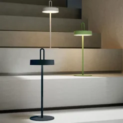 JUST LIGHT. Lámpara de mesa LED recargable Amag, negra, hierro, IP44