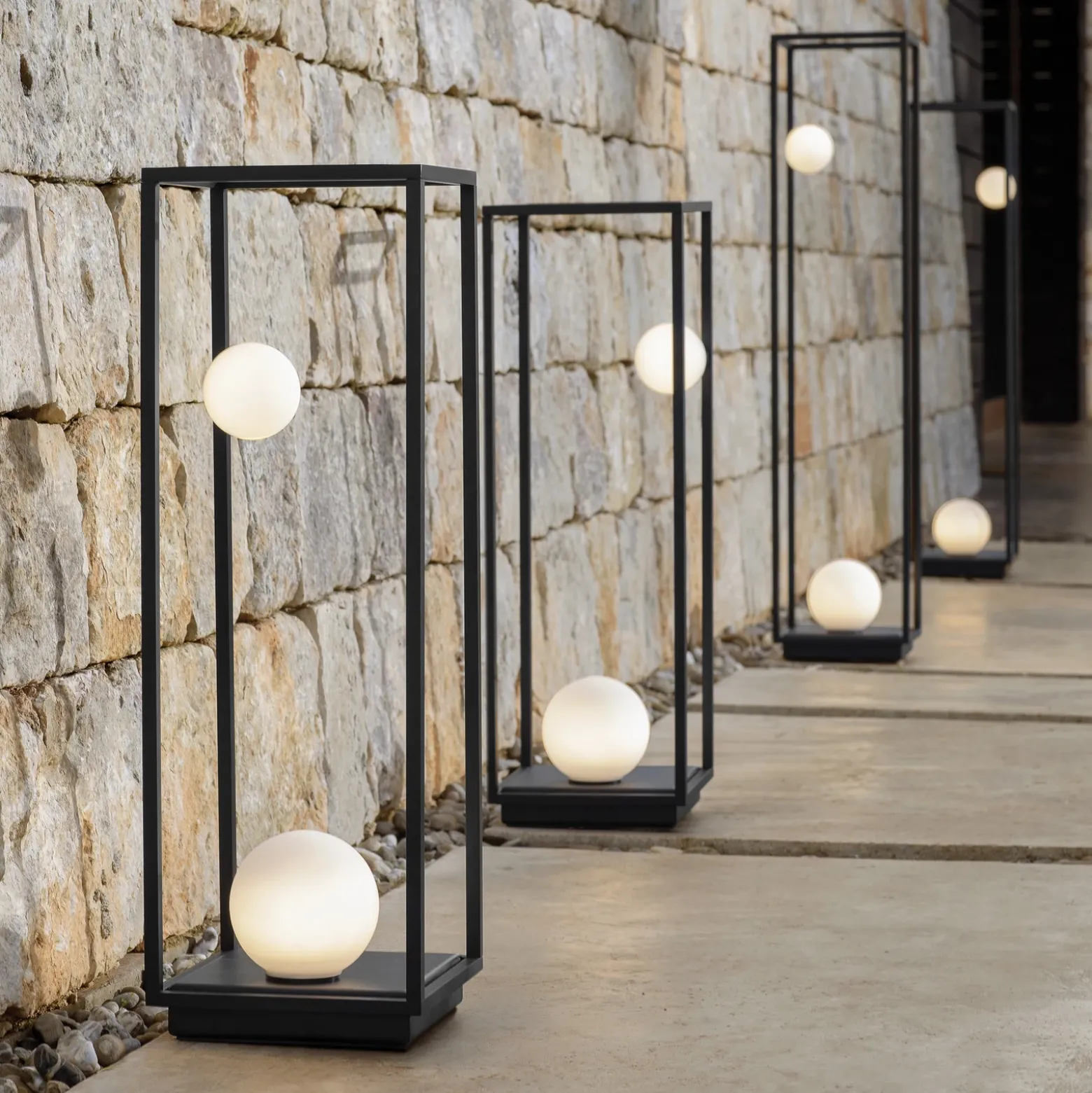 Karman Abachina lámpara pie LED IP65 103cm negro