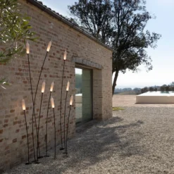Karman Nilo lámpara LED con pica, altura 220 cm