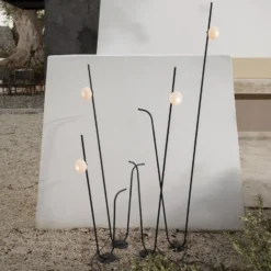 Karman Pois lámpara de pie pica IP65 3.000K 118 cm