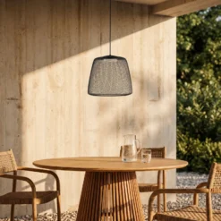 Lampára colgante exterior LED Lucande Korvyn, negra, Ø 50 cm, regulable por
