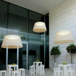 Lampára colgante exterior LED WIND de Vibia, beige, 64 x 120 cm, 927