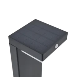 Lindby Baliza LED solar para zócalo Eleazar, negro, aluminio, sensor