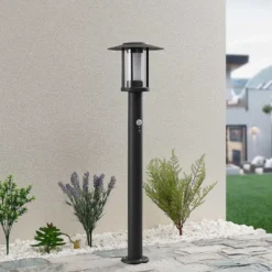 Lindby, bolardo luminoso LED Gregory, 76 cm, sensor, gris oscuro, IP44