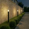 Lindby Bolardo luminoso Statius, antracita/ópera, hierro, 100 cm