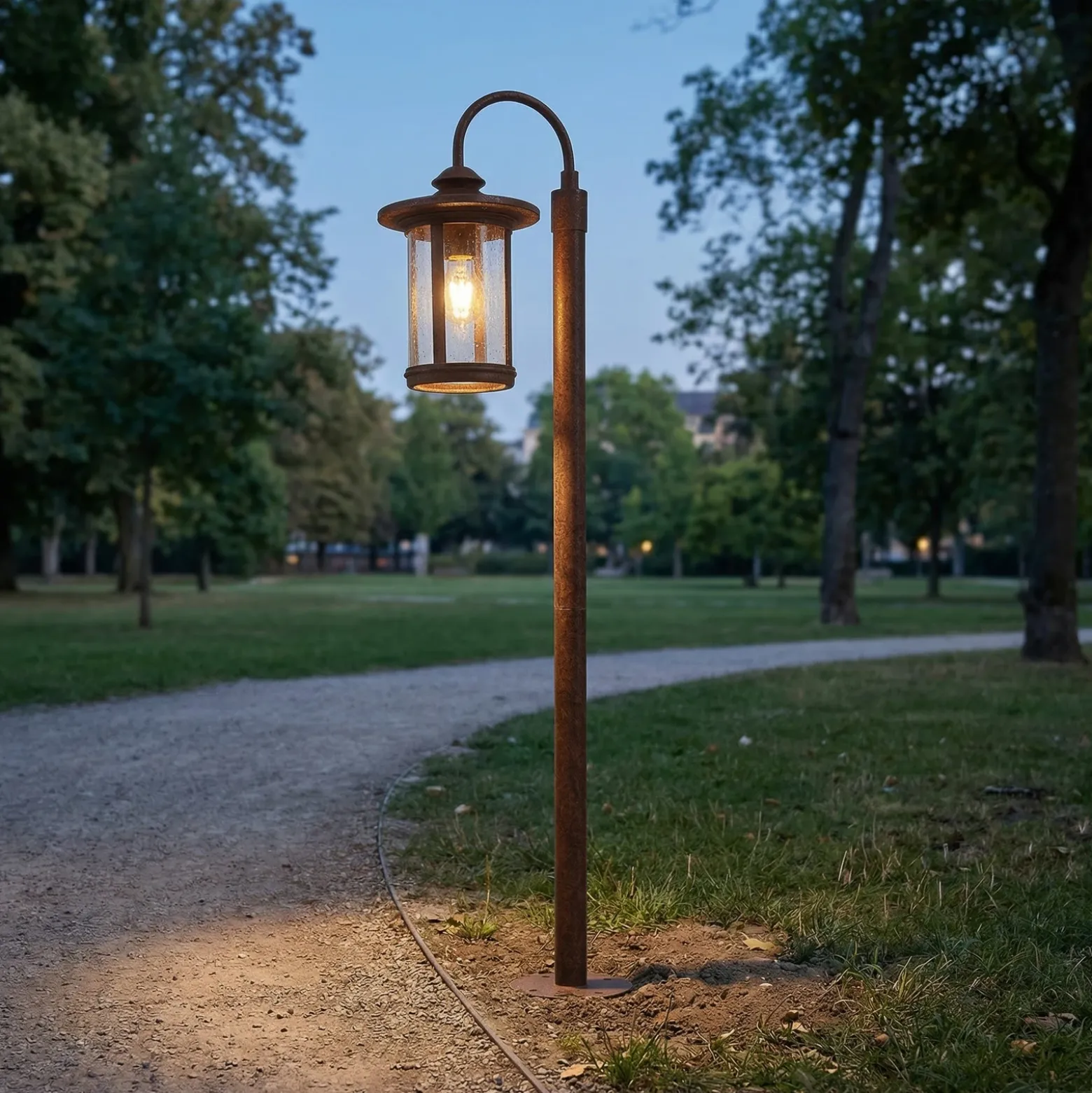 Lindby, bolardo luminoso Zayn, color óxido, vidrio, altura 109 cm, IP65