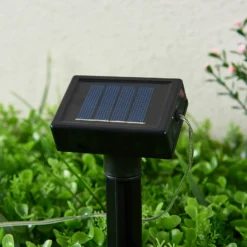 Lindby Cadena de luces LED Lampini, 200 cm, negro, IP44