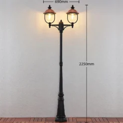 Lindby lámpara de exterior Clint, 225 cm, 2 luces, resistente al agua salada,