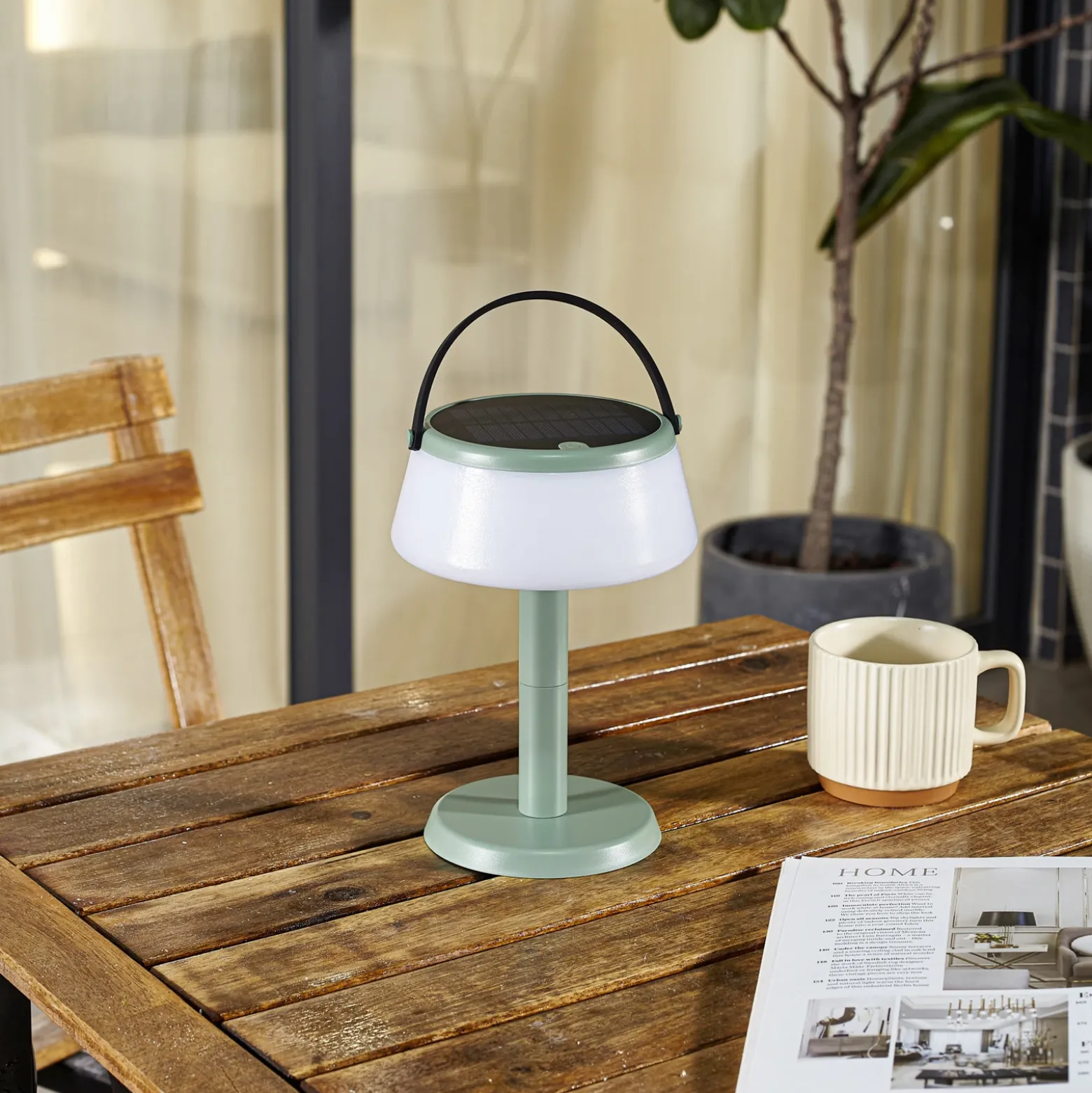 Lindby Lámpara de mesa LED solar Mikkel, verde, atenuable