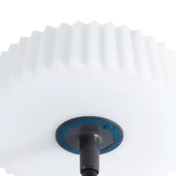 Lindby lámpara de pie LED solar Samine, negra, metal, atenuable