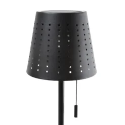 Lindby lámpara de pie LED solar Hilario, negra, hierro, batería recargable