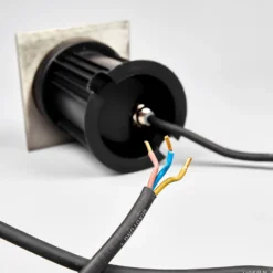 Lindby Lámpara de suelo empotrable Insa, 11 x 11 cm, GU10, IP67