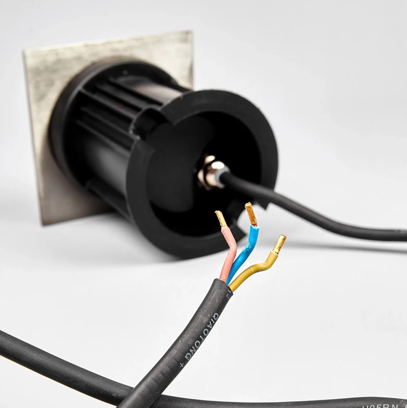 Lindby Lámpara de suelo empotrable Insa, 11 x 11 cm, GU10, IP67