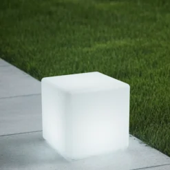 Lindby Lámpara exterior LED recargable Cubara, RGB, cubo, plástico