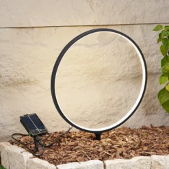 Lindby Lámpara LED solar con pica Syrene, 45 cm, negra, aluminio