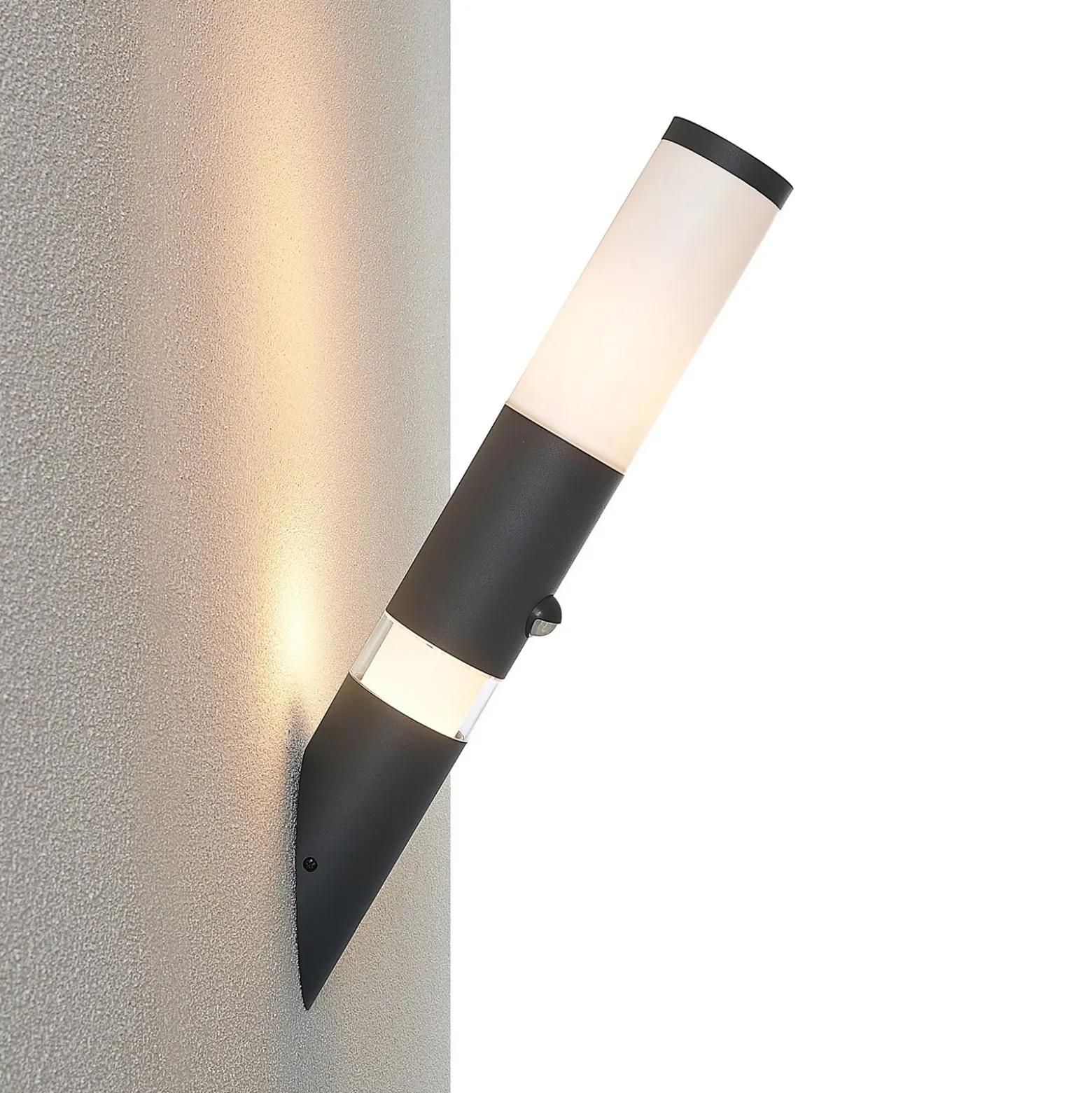 Lindby Okari aplique de exterior, sensor, antorcha