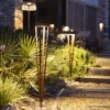Linterna solar LED Les Jardins Tinka, corten, 90 cm, pica de tierra