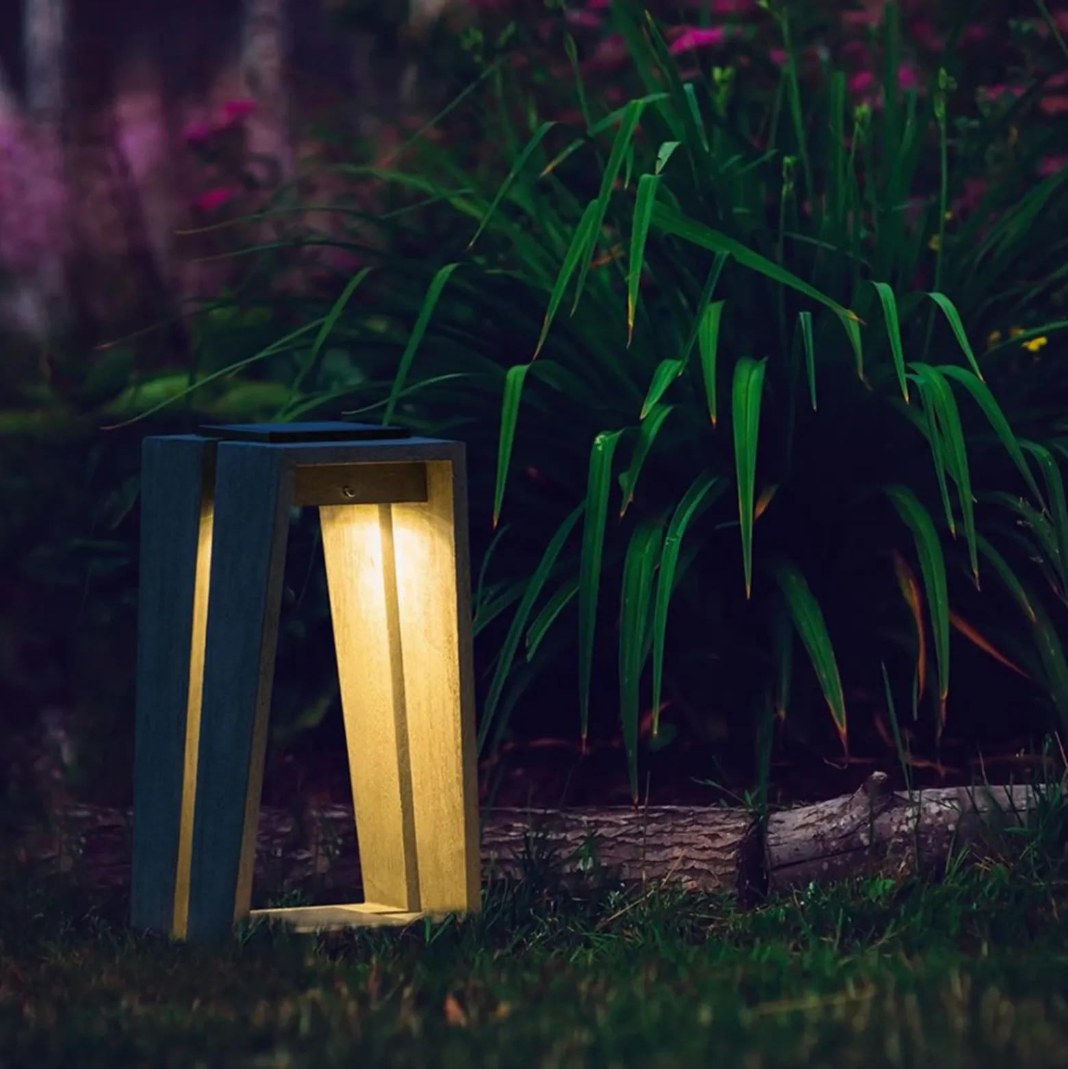 Linterna solar LED Skaal con sensor, 39 cm