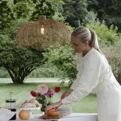 Lámpara colgante exterior Belle, ratán natural, Ø 53 cm, enchufe IP44