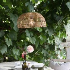 Lámpara colgante exterior Mayla, ratán natural, Ø 43 cm, enchufe IP44