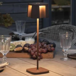 Lámpara decorativa LED Nice, puerto USB, óxido