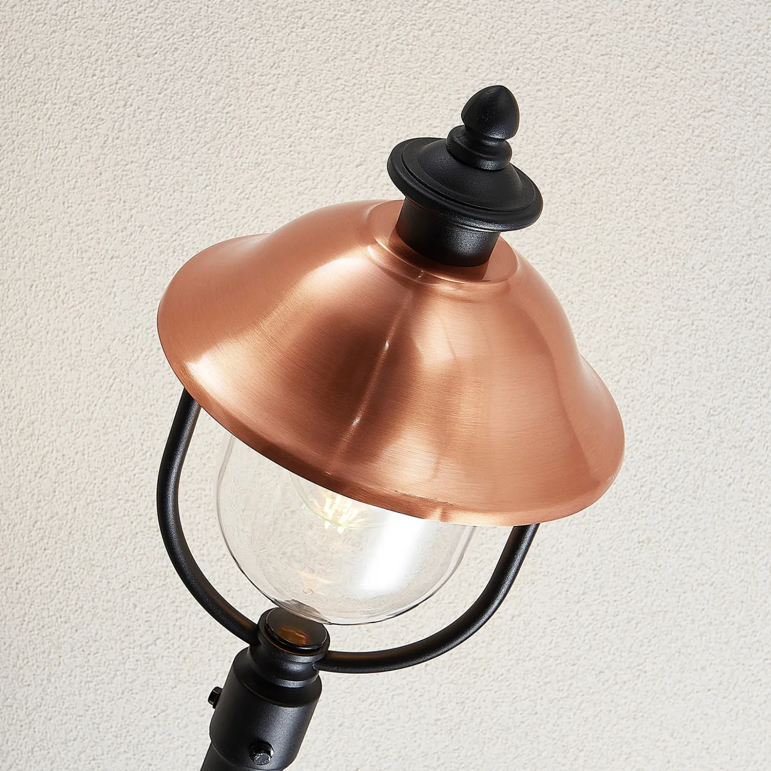 Lámpara de exterior Lindby Clint, 177 cm, metal, resistente al agua salada, E27