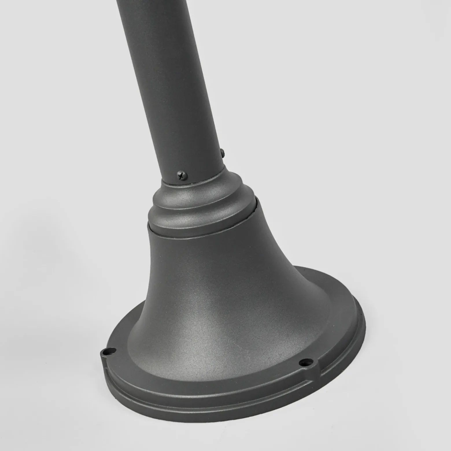 Lámpara de exterior Madea de Lindby, gris, 2 luces, 212 cm, E27, IP44