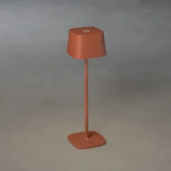 Lámpara de mesa LED Capri para exterior terracotta