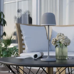 Lámpara de mesa LED Mannera con batería, gris