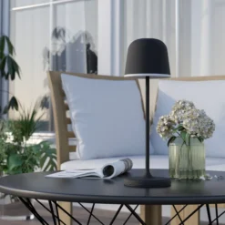 Lámpara de mesa LED Mannera con batería, negro