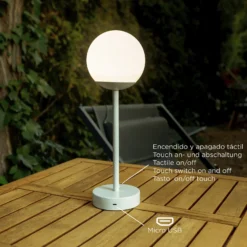 Lámpara de mesa LED Newgarden Norai Slim, latón