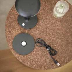 Lámpara de mesa LED Petit, negro, aluminio, IP44