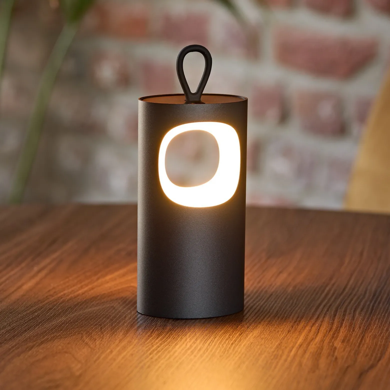 Lámpara de mesa LED recargable Lunari, negro, 16 cm, metal, CCT IP44