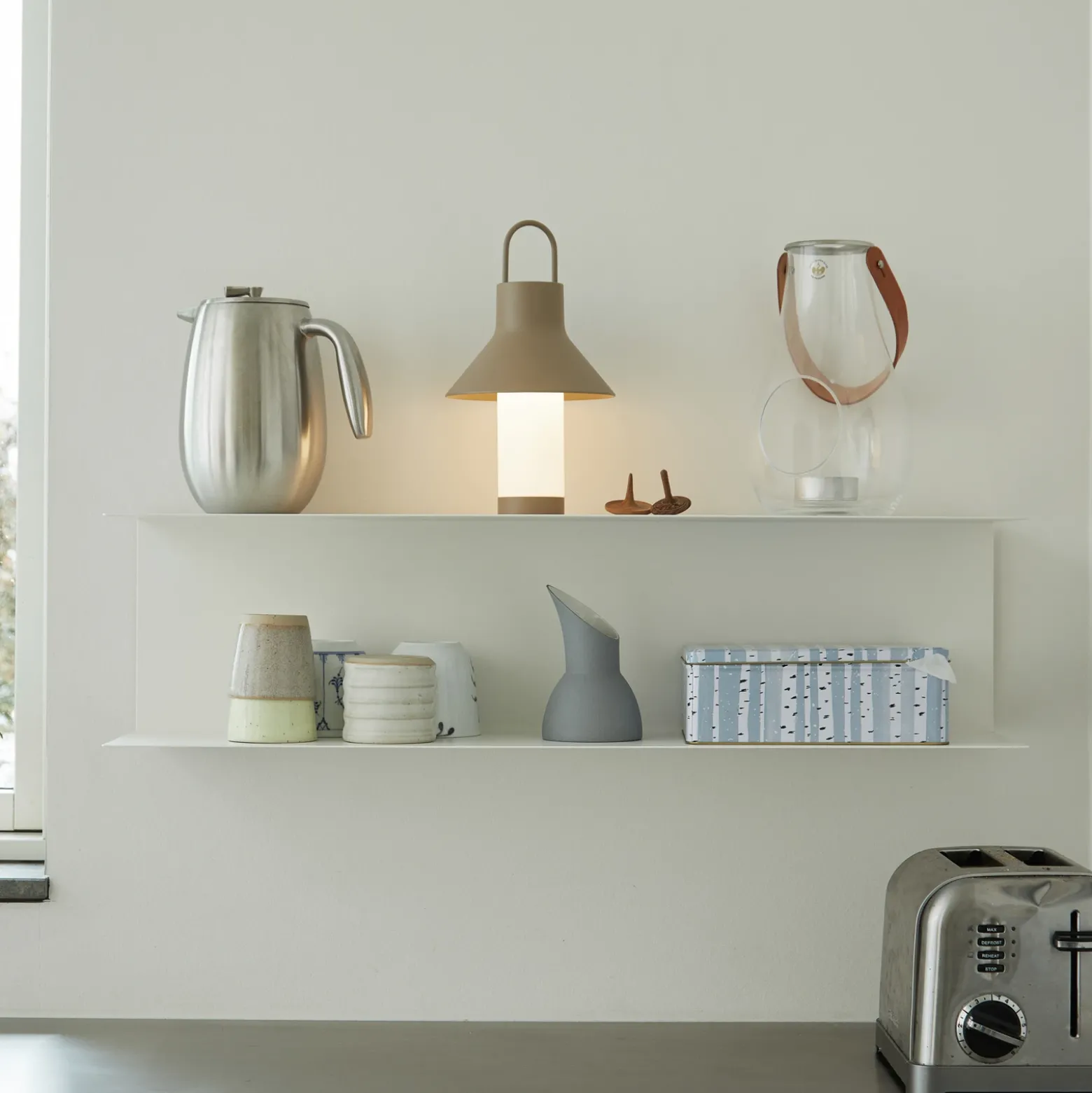 Lámpara de mesa LED recargable LOOM DESIGN Shadow Small, beige, IP65