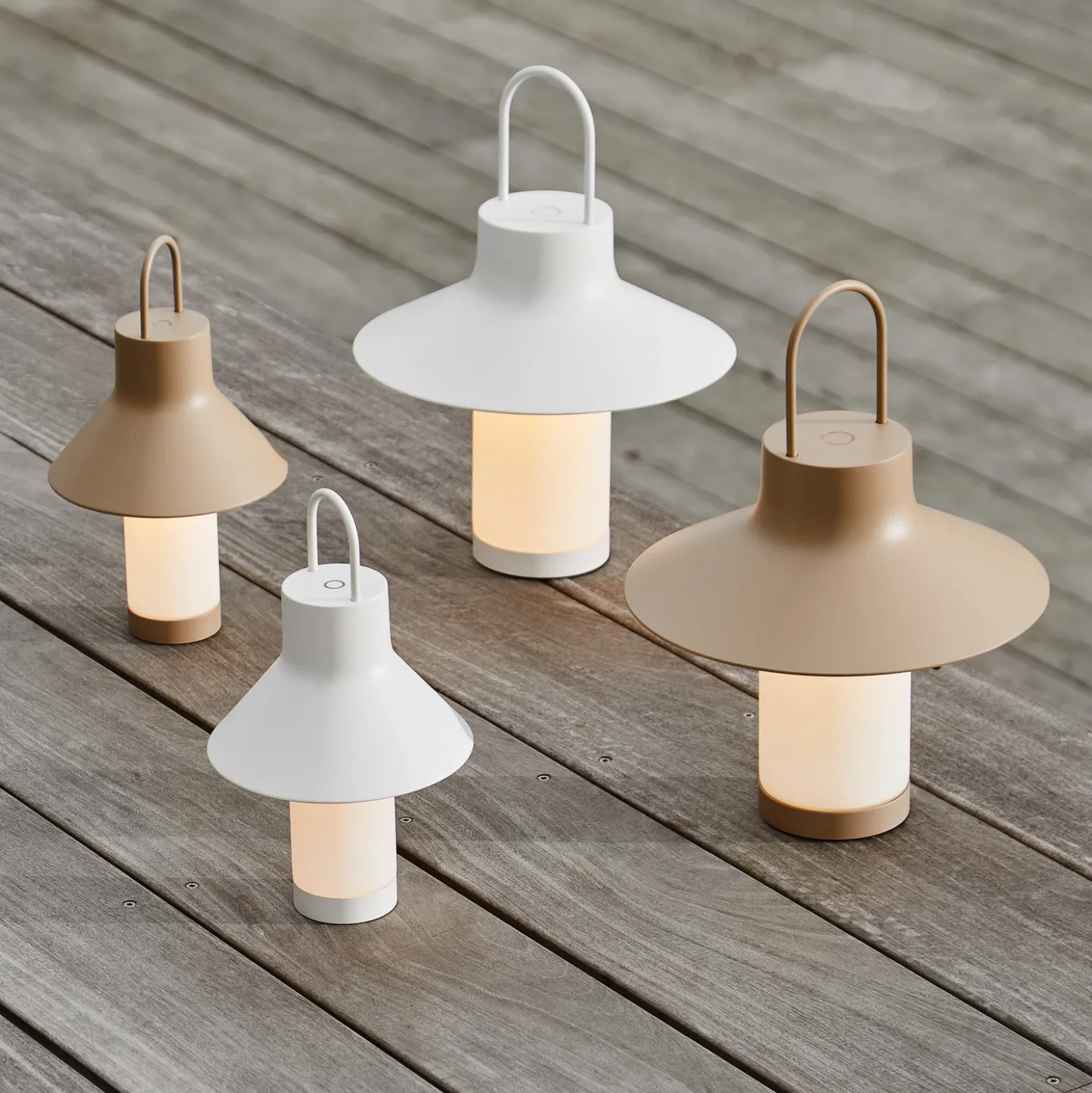 Lámpara de mesa LED recargable LOOM DESIGN Shadow Small, beige, IP65