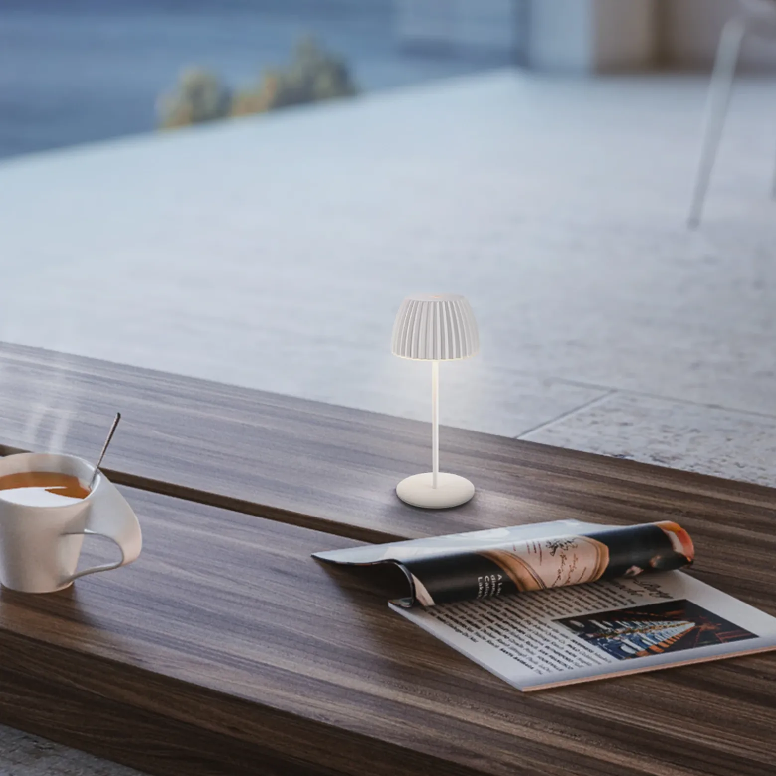 Lámpara de mesa LED recargable Brilo unplugged Riffle, 20 cm, blanca