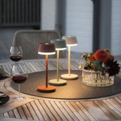Lámpara de mesa LED recargable Lyon, verde/gris, IP54, atenuador, CCT, RGB